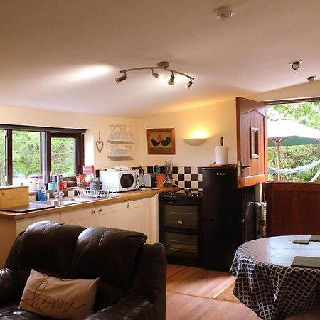 Вилла The Retreat Llanrhaeadr-ym-Mochnant Экстерьер фото