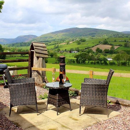 Вилла The Retreat Llanrhaeadr-ym-Mochnant Экстерьер фото