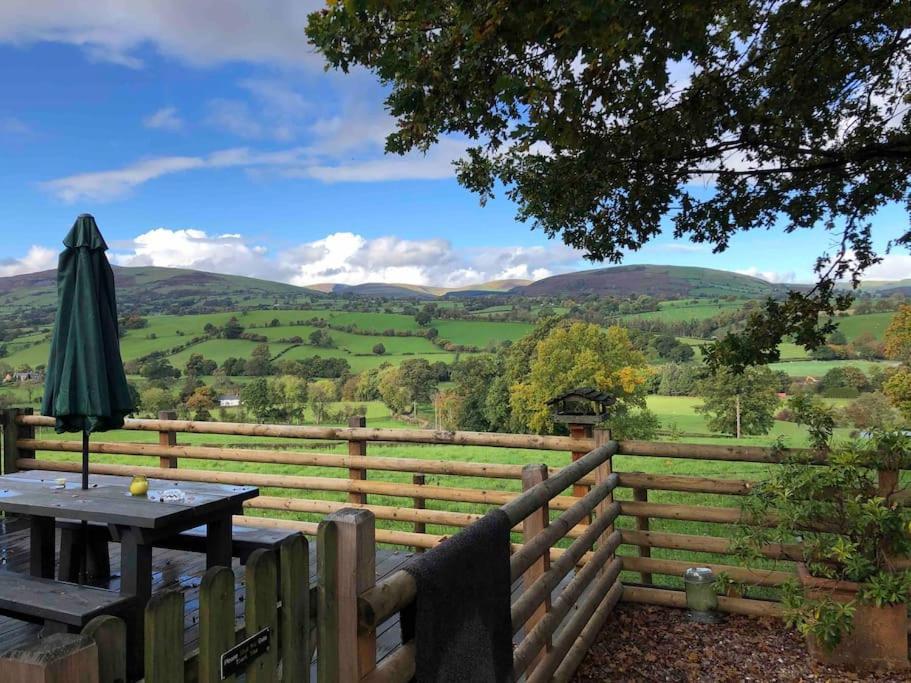 Вилла The Retreat Llanrhaeadr-ym-Mochnant Экстерьер фото
