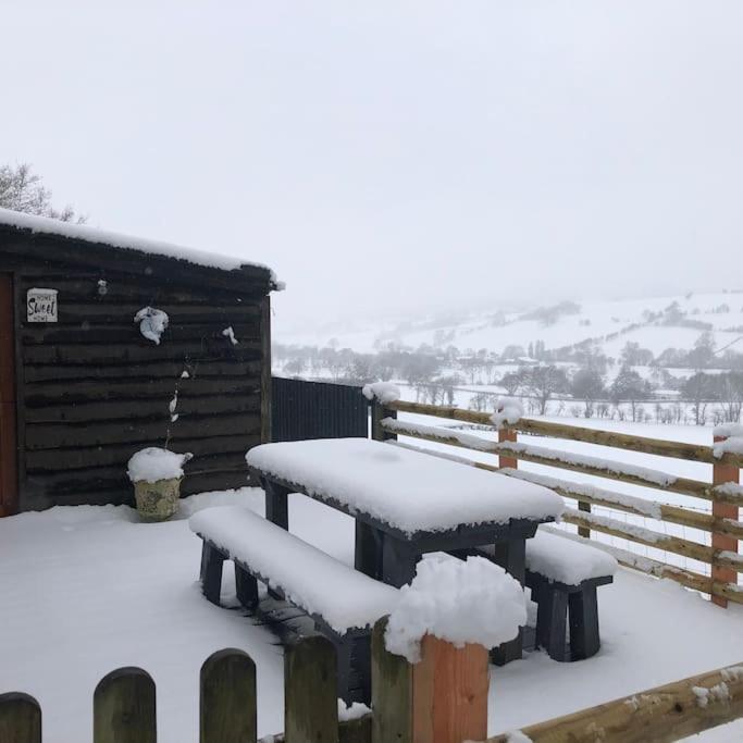 Вилла The Retreat Llanrhaeadr-ym-Mochnant Экстерьер фото