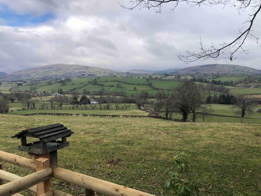 Вилла The Retreat Llanrhaeadr-ym-Mochnant Экстерьер фото