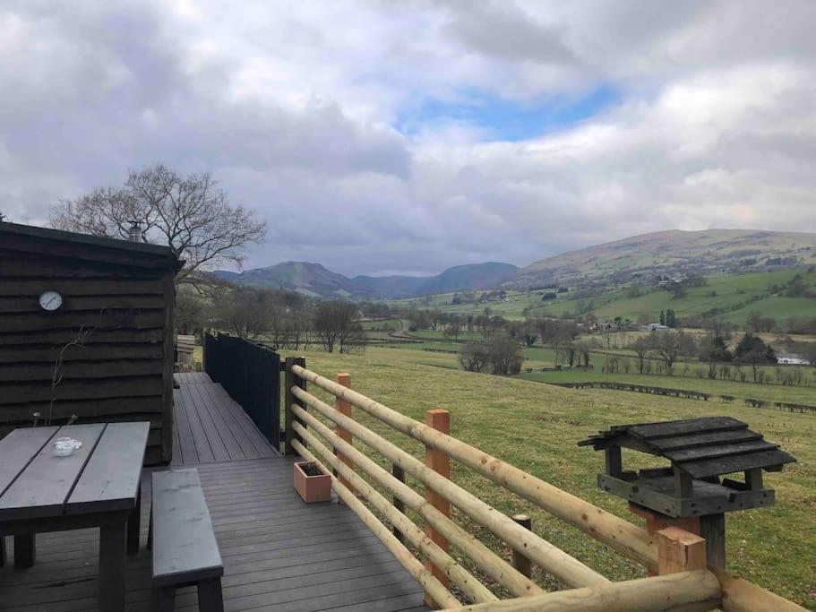 Вилла The Retreat Llanrhaeadr-ym-Mochnant Экстерьер фото