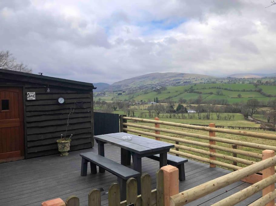 Вилла The Retreat Llanrhaeadr-ym-Mochnant Экстерьер фото
