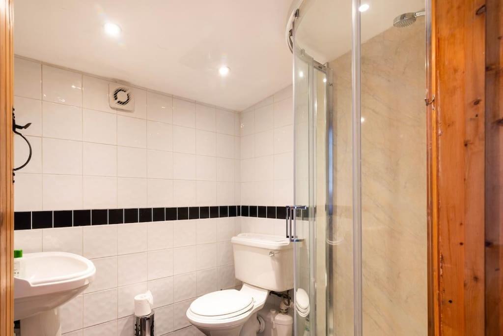 Вилла The Retreat Llanrhaeadr-ym-Mochnant Экстерьер фото