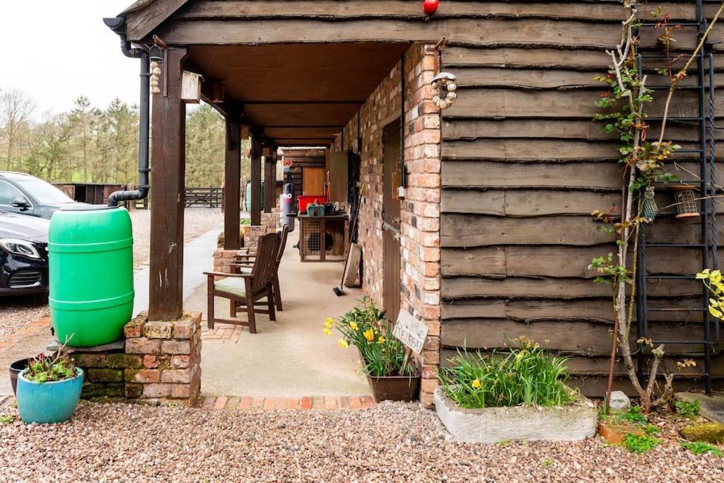 Вилла The Retreat Llanrhaeadr-ym-Mochnant Экстерьер фото