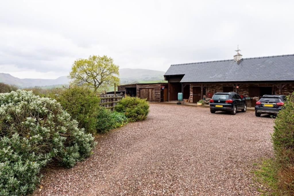 Вилла The Retreat Llanrhaeadr-ym-Mochnant Экстерьер фото