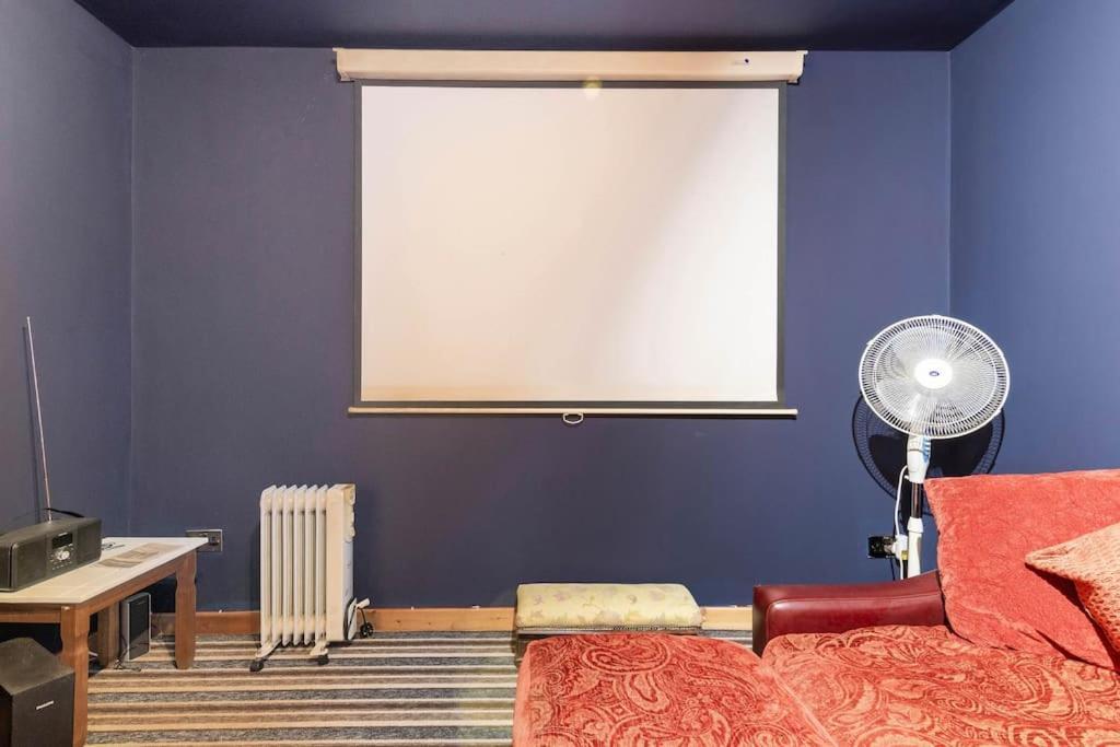Вилла The Retreat Llanrhaeadr-ym-Mochnant Экстерьер фото