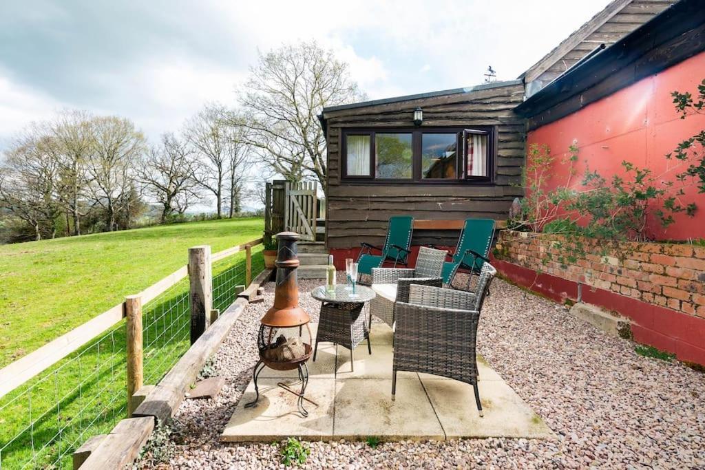 Вилла The Retreat Llanrhaeadr-ym-Mochnant Экстерьер фото