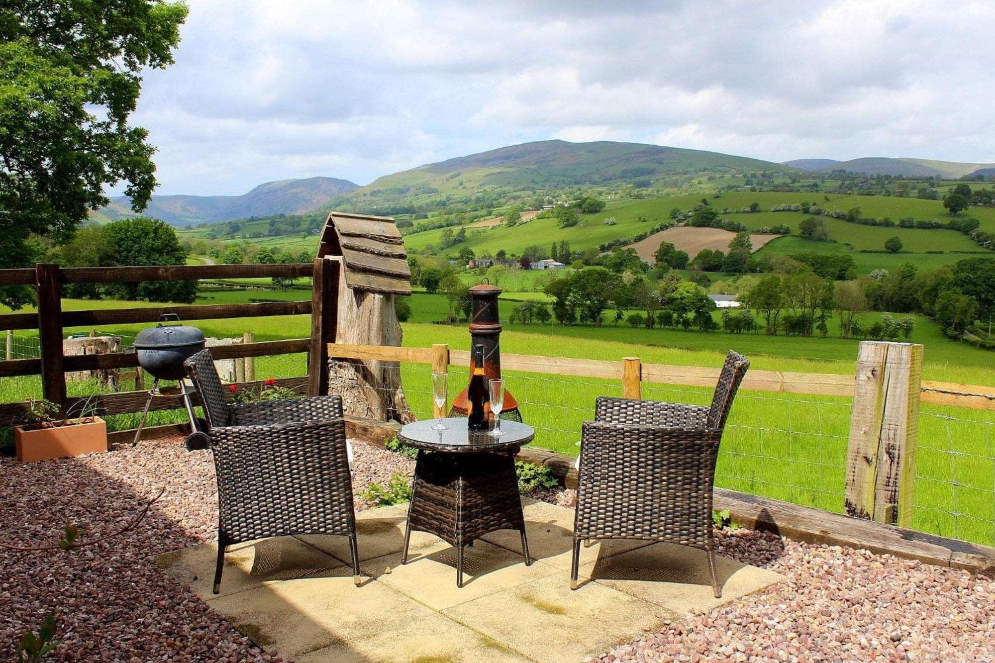 Вилла The Retreat Llanrhaeadr-ym-Mochnant Экстерьер фото